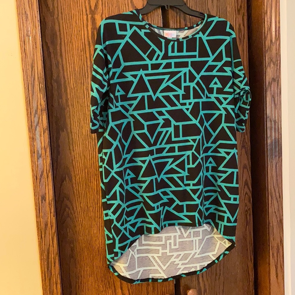 Lularoe Top (Irma)